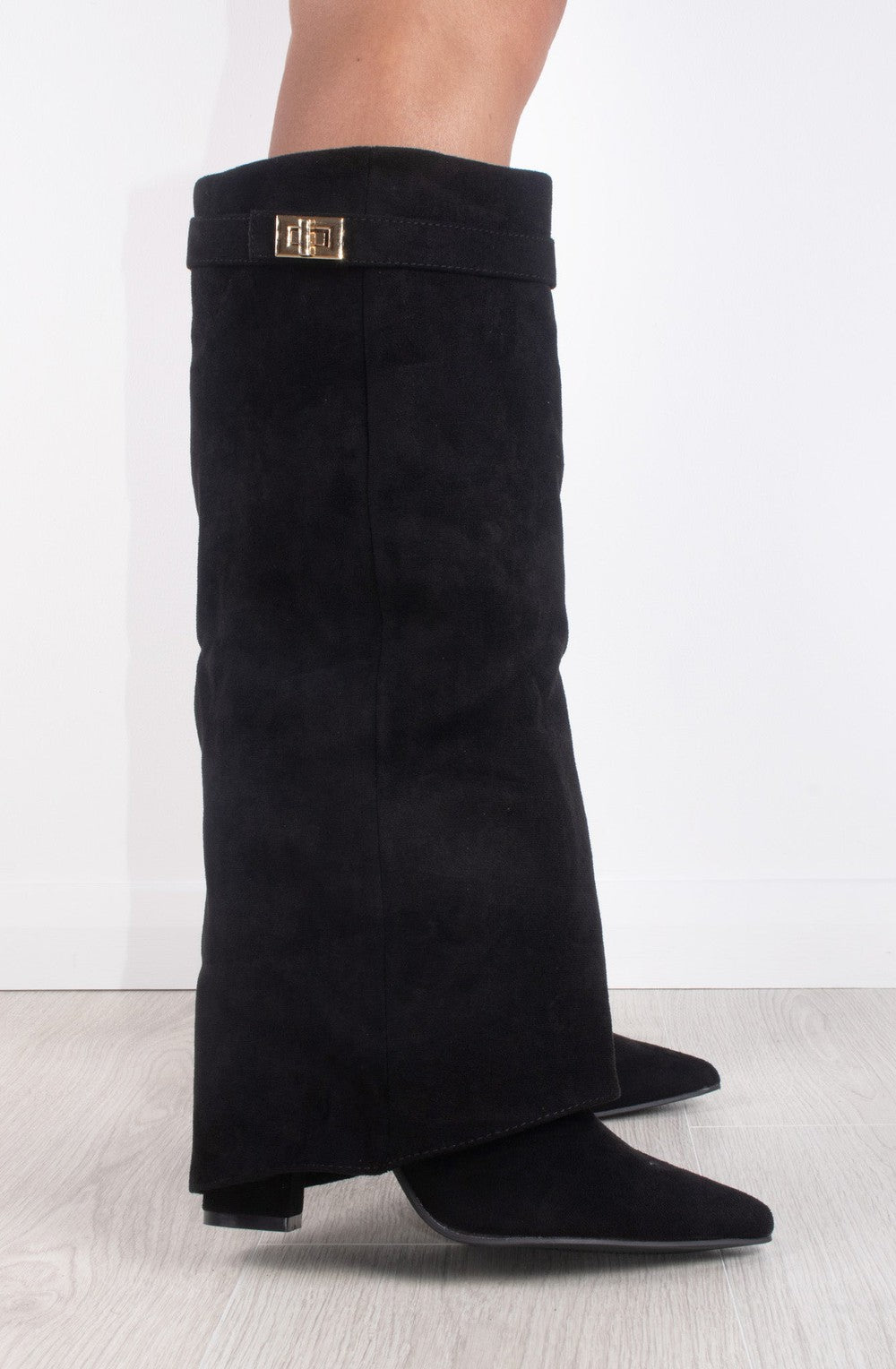 Elegante Kniehohe Veloursstiefel mit breitem Schaft, goldener Spange & Blockabsatz