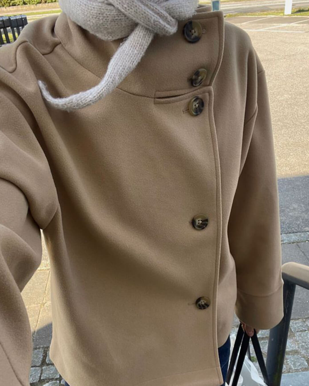 Rosalia Elegante Damenjacke mit Stehkragen für den herbstlichen Streetstyle